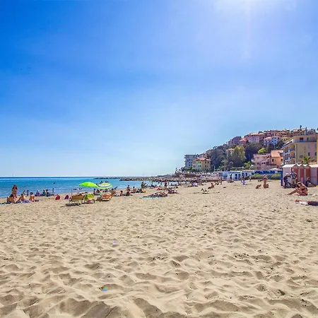 Lovely In With Wif ラ・スペツィア